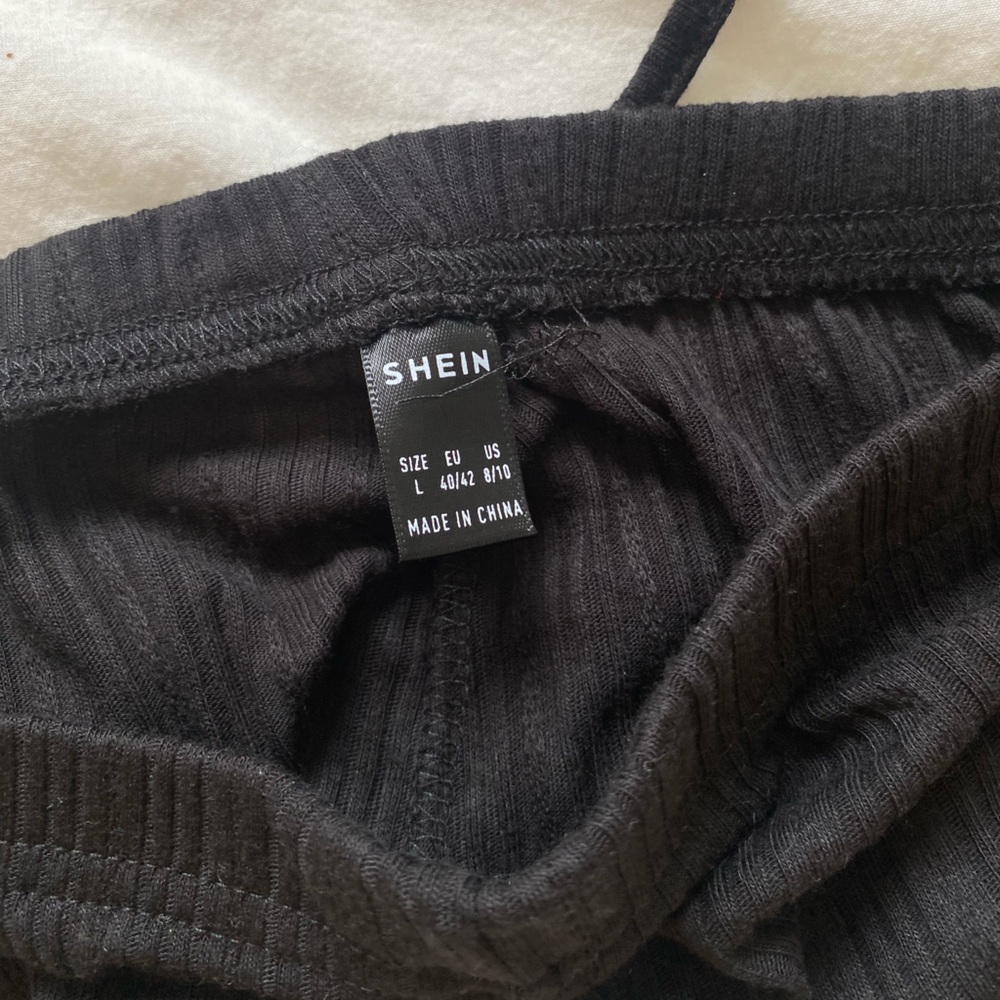 SHEIN Black Ribbed Ruched Crop Top & Shorts Lounge Set - Picture 6 of 7